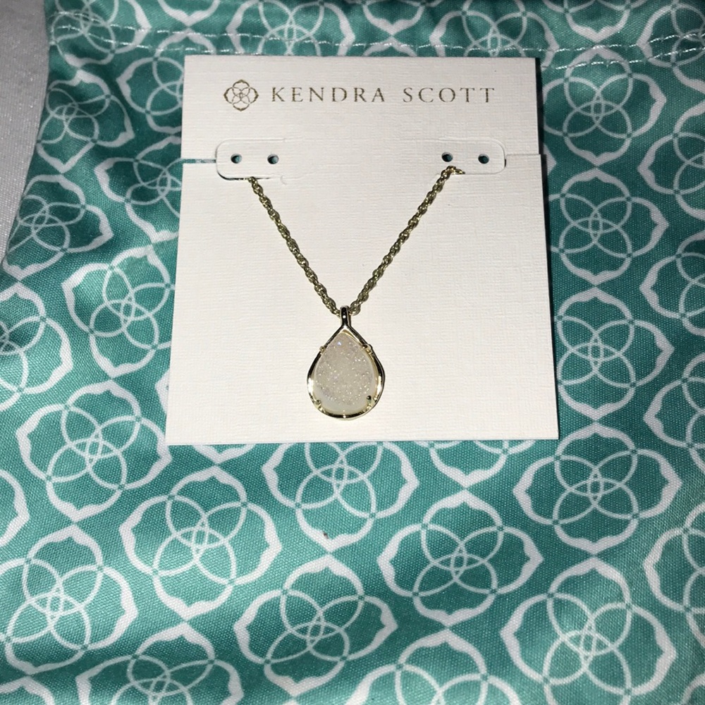 Kendra Scott long necklace